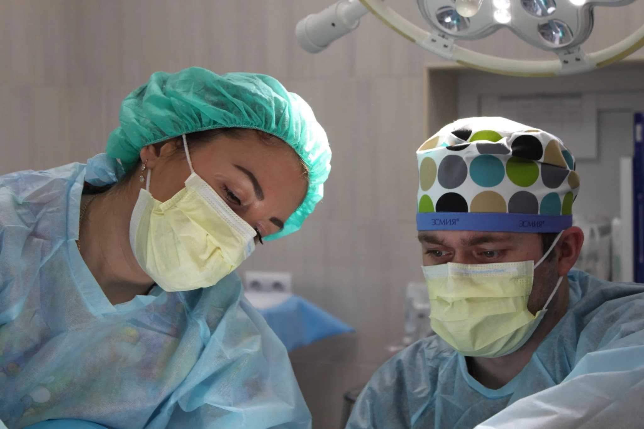 Cardiothoracic surgeons in Singapore performing cardiothoracic surgery. | https://www.theharleystreet.sg